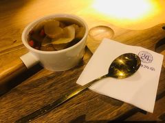 无花果海底椰雪梨汤-炖物24章·顺时轻养茶(杭州大厦店)