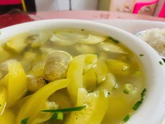 酸瓜海白汤-姐妹四更烤猪店