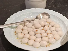 弄**子