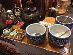 -野山舂·贵州现舂酸汤火锅(鸿通城店)