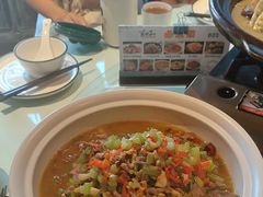 -帅巴人舅母子腊蹄民俗村