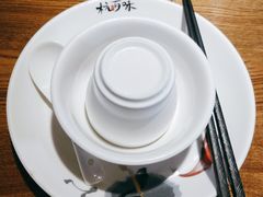 餐具摆设-杭百味·大众精选杭帮菜(西湖音乐喷泉店)