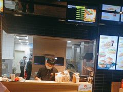 -麦当劳(中山公园龙之梦店)