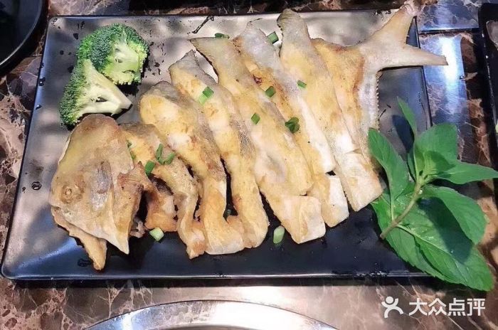 大童总厨·湛江首创药膳私房菜干煎鹰嘴大白鲳图片