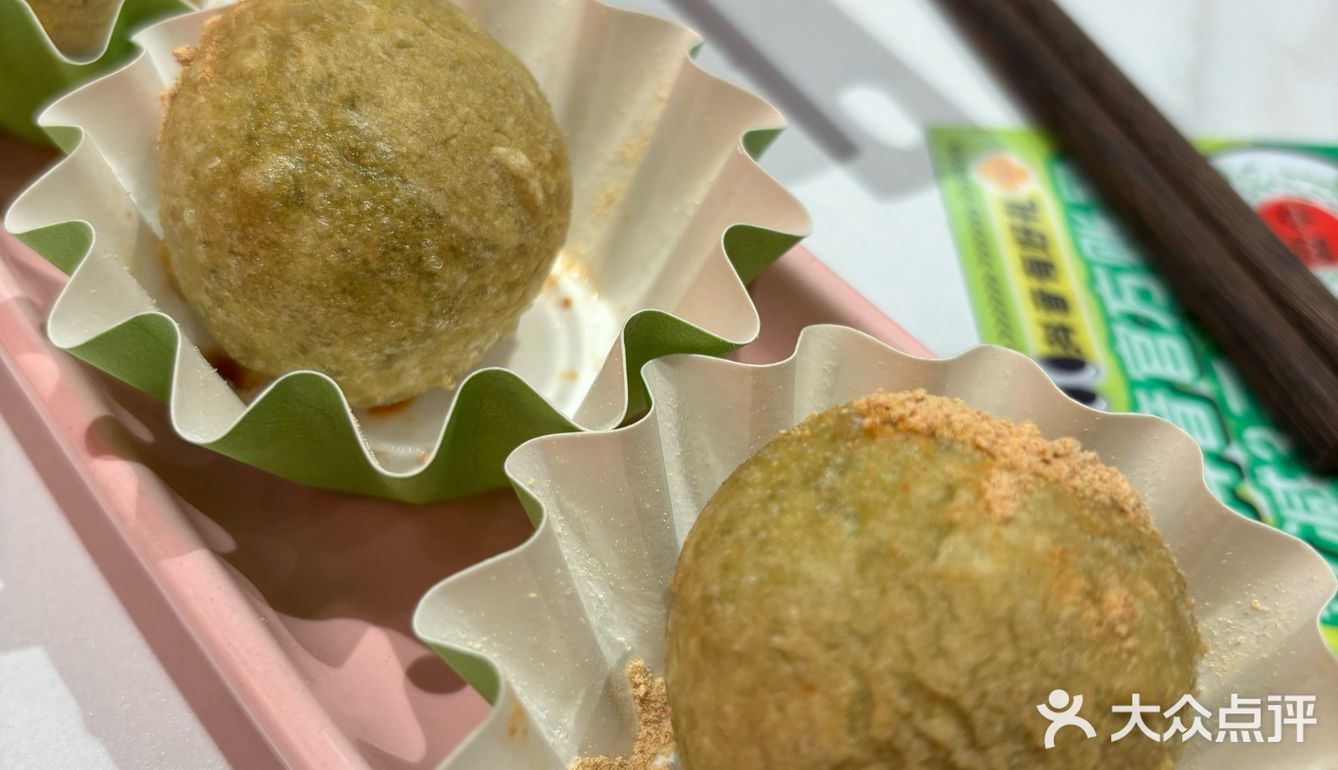 关键还能免费续一次粉丝 蟹粉拌面:面是比较劲道的