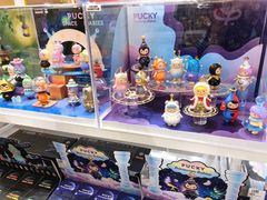 -泡泡玛特POPMART(上海环球港店)