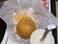 -The Habit Burger Grill 哈比特汉堡(爱琴海店)