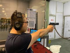 -都市枪神实弹射击俱乐部