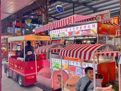 -三亚火车头万人海鲜广场