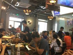 大堂-巴四老城区炭火蛙锅(张江店)