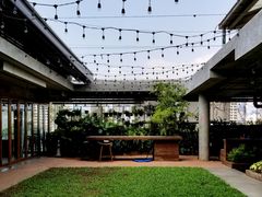 -ROAST coffee & eatery