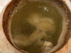 松茸菌炖老鸡汤-先记烧鹅王·本地粤菜(福永店)