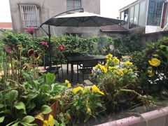 -小草屋轰趴馆别墅派对新场团建家庭聚会