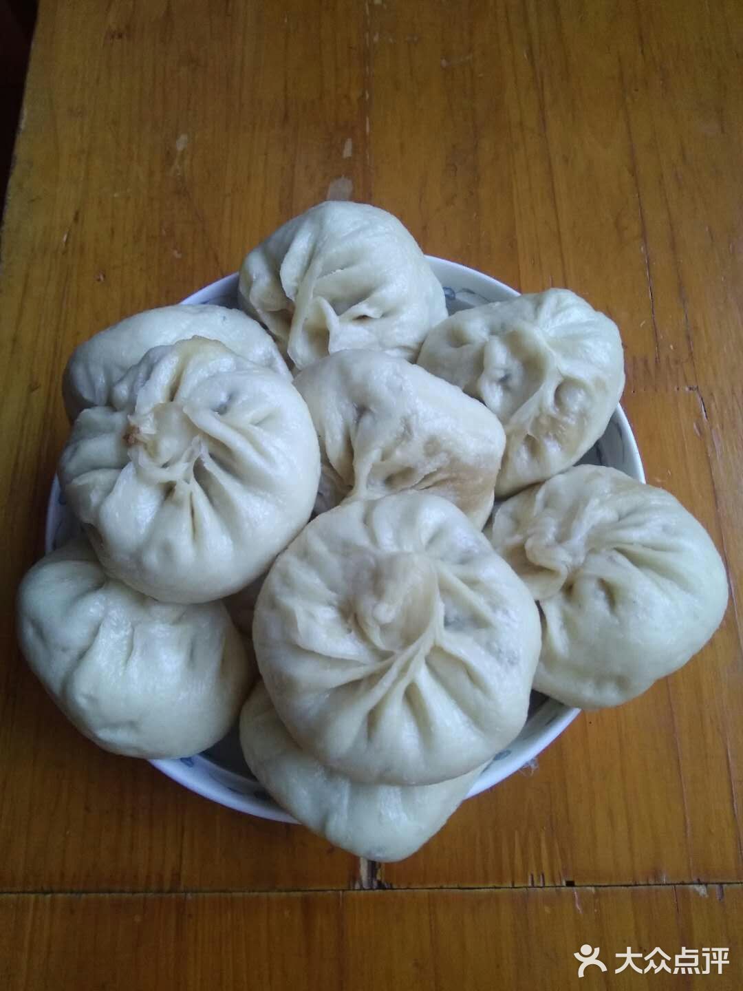 夏天吃点现成的包个三鲜包子吧