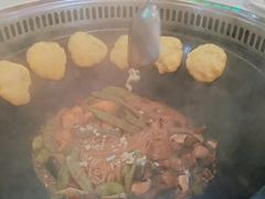 -哈尔滨烧烤·山河村铁锅炖(交大店)