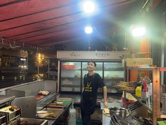 -老街烧烤大排档·地道湖北菜·龙虾馆(汉口火车站店)
