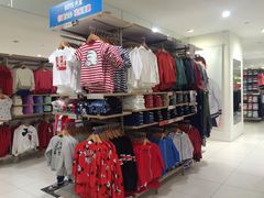 2.19号周-优衣库(青岛伟东乐客城店)