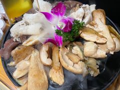 -一朵菌·野生菌探索家火锅(南亚店)