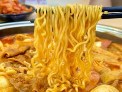 -三清洞摩西韩式年糕火锅(威高广场店)