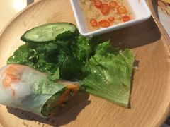 越南传统生包鲜虾春卷-来龙里 精致 东南亚餐室(万象城店)