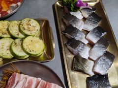 -围炉肉舍•炭烤活鳗•丹东海鲜烤肉(步行街店)