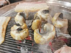 -围炉肉舍•炭烤活鳗•丹东海鲜烤肉(步行街店)