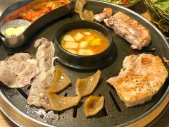 -江南猪肉商会无限续吃(弘大店)