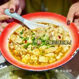 杭州探店｜到处都排队的翘脚牛肉到底是啥味😋