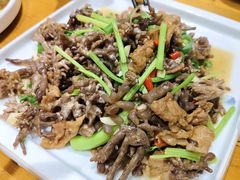 猫爪菇炒牛肉-下梅人家土菜馆(历史文化餐厅度假区店)