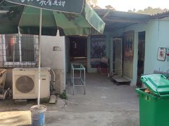 -东湖小天池真人CS彩弹野战基地