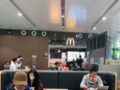 大堂-麦当劳(北京大兴机场二层国内到达(安检外)店)