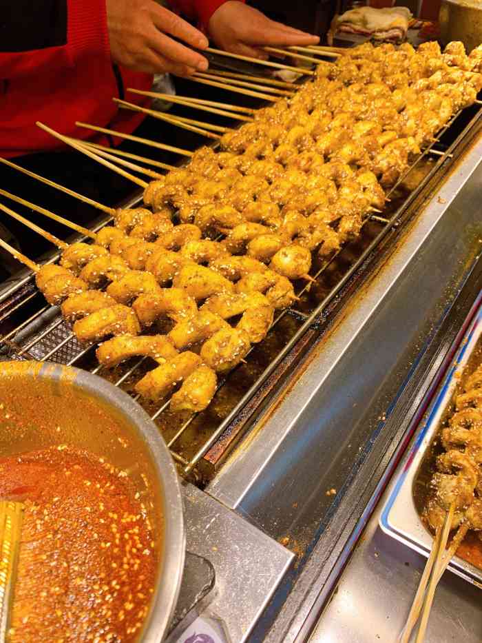 绝味烤面筋-"位置位于 户部巷的门口右手边 一家很小.