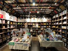 -钟书阁(松江泰晤士小镇店)