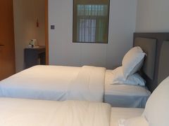 -鹏城丽景酒店(华强北红岭地铁站店)