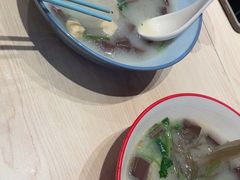 -小杨生煎(金山百联购物中心3楼店)