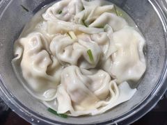 三鲜大馄饨-万寿斋(山阴路店)