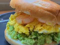 -天井·丑面包搭咖啡