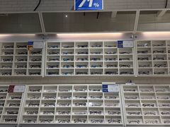-诺柯视眼镜-蔡司依视路官方工厂店(淞南一店)