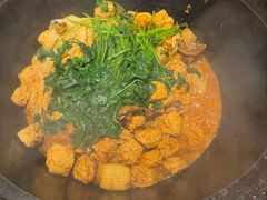 -山河屯铁锅炖·非遗东北菜(南山店)