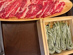 -左庭右院鲜牛肉火锅(浦江欢乐颂店)