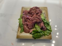 -周老三跷脚牛肉·全牛火锅(非遗传承店)