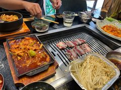 -臻牛烤肉