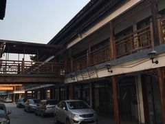 -新场古镇-停车场