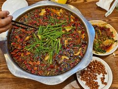 -乡土特色.冷锅鱼.牦牛肉汤锅