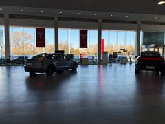 -TESLA 特斯拉(北京南四环中路特斯拉中心)