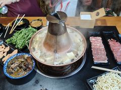 -果松木炭酸菜铜火锅·外婆参鸡汤