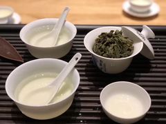 -荣誉国际酒店-云顶旋转餐厅