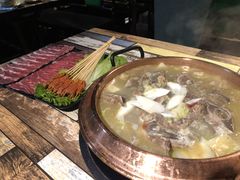 -虾弄弄海派小龙虾·牛羊蝎子火锅