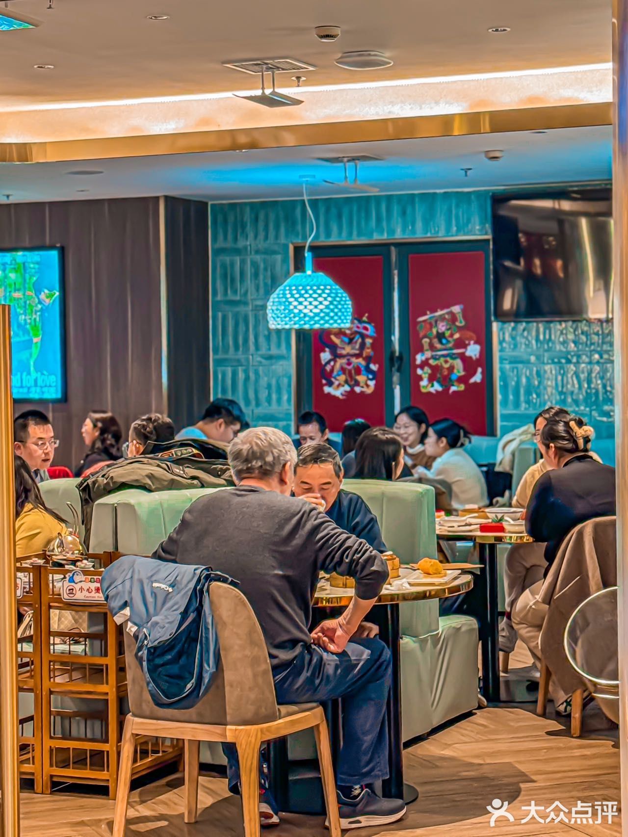 新年的到来来到了荔轼楼这家粤式茶楼，这里的環境优雅