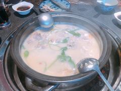 -大匠工房古船木艺术餐厅·猪肚鸡专门店(长白仙岛店)